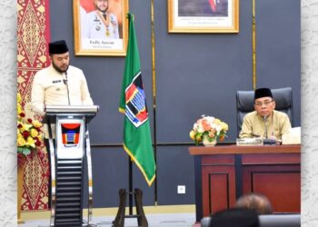 Wako Padang Sampaikan LKPJ ke DPRD