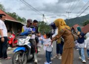 TPA Permata Ibu Berbagi Takjil dan Sembako