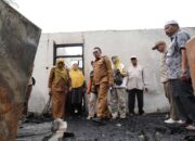 Bupati Tanah Datar Datangi Korban Kebakaran di Nagari Simawang