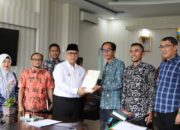 Wako Padang Panjang Terima Sertifikat Tanah Elektronik dari ATR/BPN