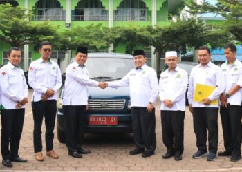 Dukung Praktik Bidang Otomotif, MAN 2 Padang Plus Keterampilan  Terima Mobil dari Kemenag