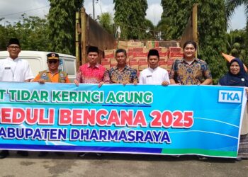 Pemkab Dharmasraya bersama PT TKA Berikan Bantuan Warga Terdampak Banjir