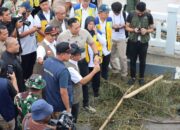 Kepala BNPB Dampingi Dua Menko Tinjau Penanganan Banjir Bekasi