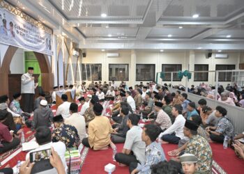 Gubernur Sumbar Salurkan Rp91 Juta untuk Masjid Al-Madaniy