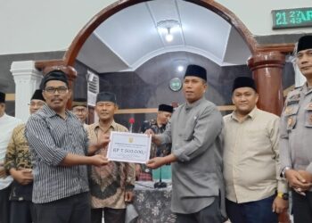 Hari Pertama, TSR Wawako Pariaman Sambangi Masjid An-Nur Ampalu