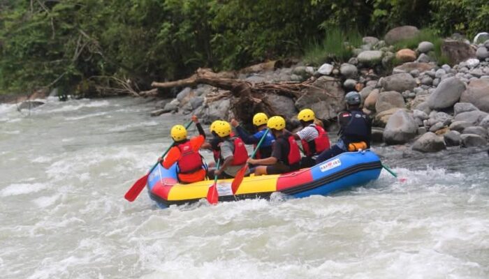 Libur Lebaran, Yuk Berwisata Arung Jeram ke Pasbar