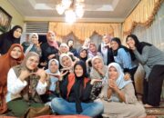 Buka Puasa Bersama Orang Tua Murid TK RA DW Kemenag Lubuk Buaya Meriah