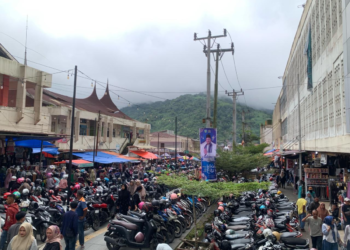 Jelang Lebaran, Kunjungan Ke Pasar Padang Panjang Meningkat Drastis