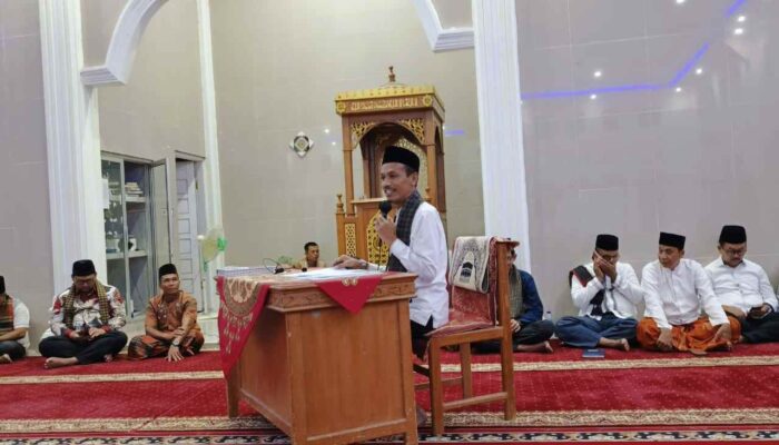 Wabup Yulian Efi Pimpin Tim 2 Safari Ramadan di Solsel, Kunjungi Mushola At-Taqwa di Nagari Bomas
