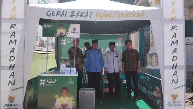 Gerai Zakat di depan Kantor Baznas Kota Pariaman. MITHA