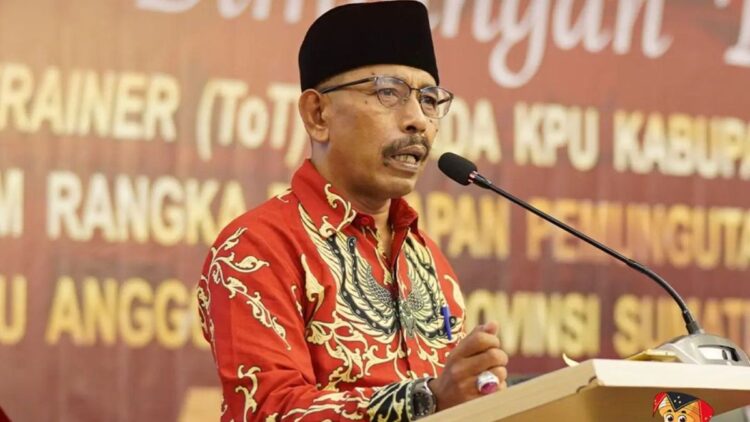 Ketua KPU Sumatera Barat (Sumbar), Surya Efitrimen