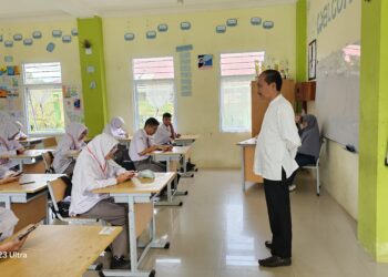 325 Siwa Kelas XII  MAN 2 Bukittinggi Ikut UM