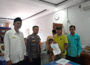 Wali Nagari Gunuang Padang Alai Serahkan BLT Dana Desa