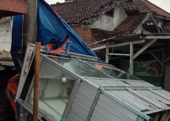 Cuaca Ekstrem di Jawa Barat, Indramayu Diterjang Angin Kencang, Cimahi Dilanda Banjir
