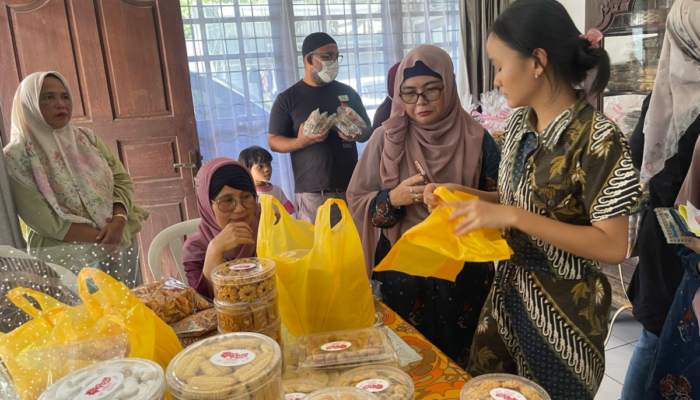 Laris Manis Diburu Pelanggan, Ayo Buruan… Stok Kue Kering Rose Hampir Habis