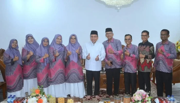 MGMP Pendidikan Pancasila Kunjungi Kediaman Wawako Padang