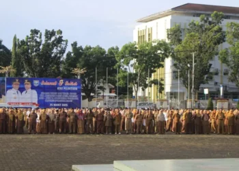 Apel Perdana Usai Lebaran, Bupati Pasbar: Layani Rakyat Tanpa Terganggu Politik