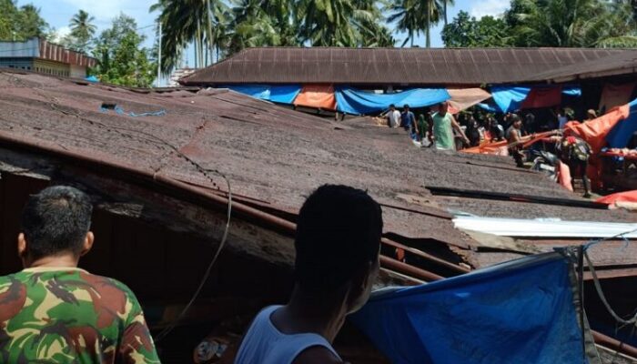 Los Dagang di Pasar Ampalu VII Koto Ambruk