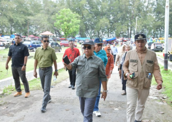 Tim 4 Pemerintah Provinsi Sumatera Barat Pantau Kondisi Lebaran di Pantai Tiku