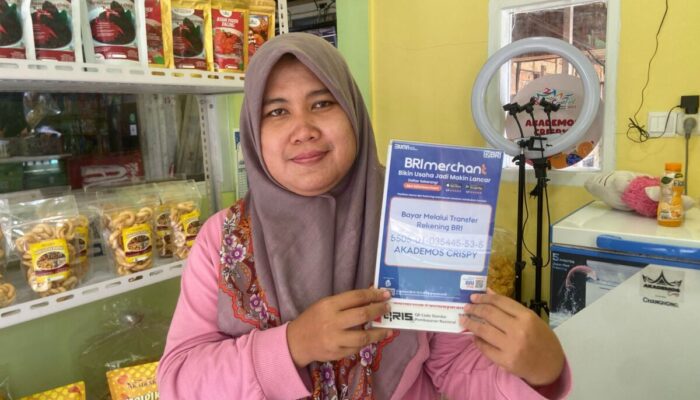 UMKM Binaan BRI dari Ngarai Sianok, Akademos Crispy Tembus Pasar Internasional