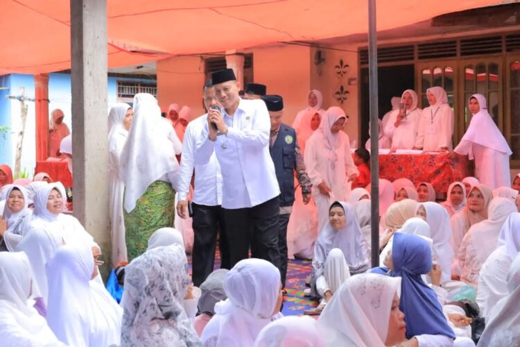 Bupati Sabar hadiri wirid bulanan Rawiya Pasaman, Rabu (23/4) kemarin. IST