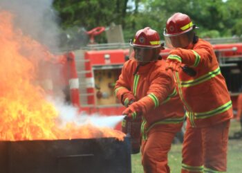 SHE Challenge SIG Tahun 2025, Delapan Tim Bersaing di Fire Ground PT Semen Padang