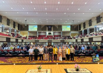 Persiapan Memasuki Dunia Kerja, Dirkeu PT Semen Padang Beri Pembekalan kepada Calon Wisudawan UNP