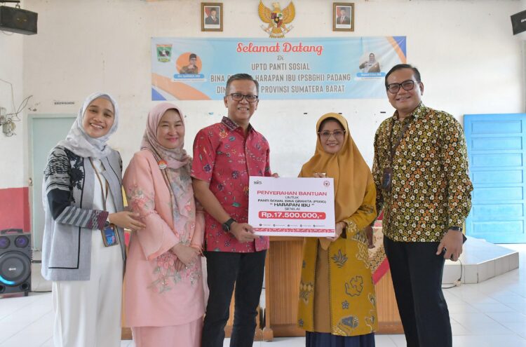 PT Semen Padang berkunjungan ke Panti Sosial Bina Graha Harapan Ibu (PSBGHI) Kota Padang pada Kamis (21/3). IST