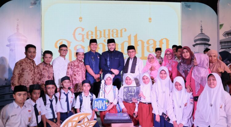 Masjid Jabal Rahmah Semen Padang menorehkan prestasi gemilang dengan meraih Juara 1 dalam Pelaksanaan Pesantren Ramadan Tingkat Kecamatan Lubuk Kilangan dan Juara 1 untuk kategori terbaik di Tingkat Kota Padang. IST