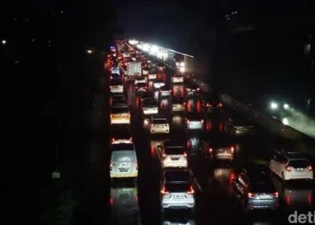 Lalin dari Bandung ke Jakarta Dialihkan Via Tol Japek II Selatan Malam Ini