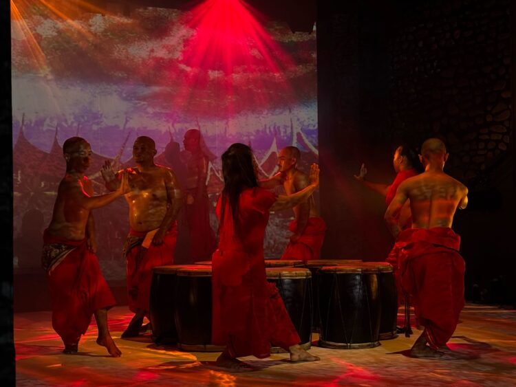 Pertunjukan Asok dari Tungku karya Nan Jombang Dance Company membuka Nan Maurak Alek Kaba Festival X. IST