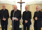 Kardinal Kevin Farrell Pimpin Transisi Vatikan, Siapkan Pemilihan Paus Baru