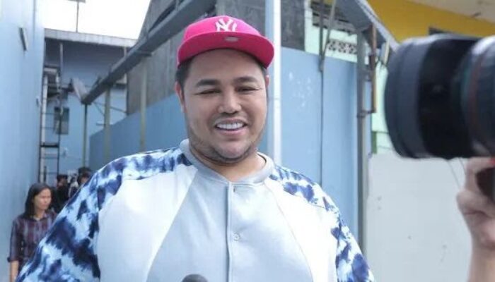 Daftar Artis Indonesia Akan Berangkat Haji Tahun 2025