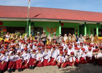 Tanamkan Tertib Berlalu Lintas Sejak Dini, Satlantas Sijunjung Kunjungi SDN 20 Muaro