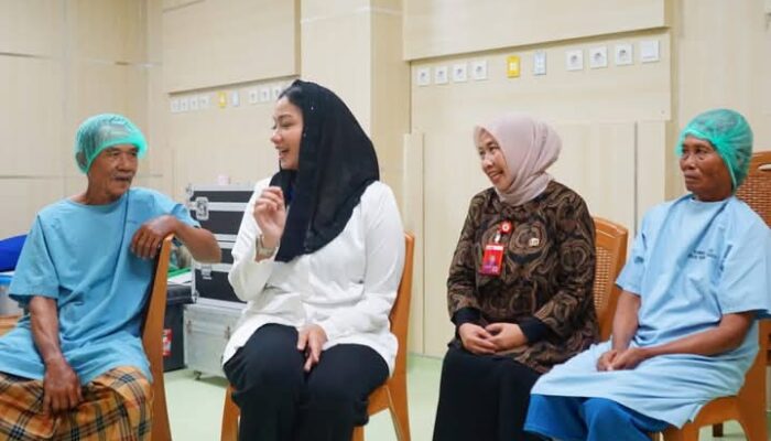 Dukung Program 100 Hari Bupati, Pemkab Dharmasraya Gelar Operasi Katarak Gratis