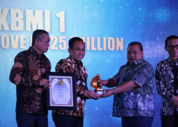 Bank Nagari Raih 2 Penghargaan The Asian Post