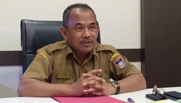 Cegah Genangan Air, Dinas PUPR Padang Turunkan Tim Pembersih Drainase