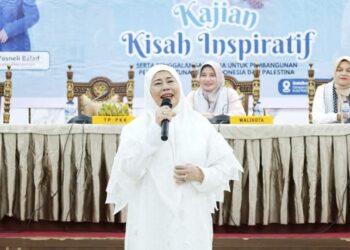 Kedatangan Hj Dewi Yul, Perempuan Inspiratif Beri Suasana Haru di Pariaman