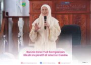 Dewi Yull Sampaikan Kisah Inspiratif di Islamic Centre