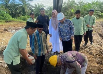 Bupati Yulianto Hadiri Peletakan Batu Pertama Masjid Al-Ilmi di SMPN 6 Pasaman