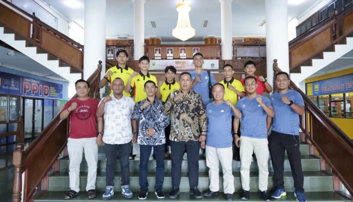 Wawako Mulyadi Lepas Kontingen Atlet Sepak Takraw Pariaman Berlaga di Kejurda Kabupaten Pessel
