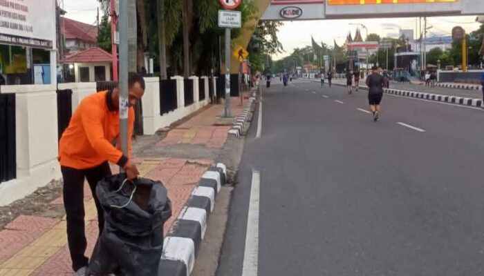 Pemko Padang Tempatkan Tong Sampah di Arena CFD