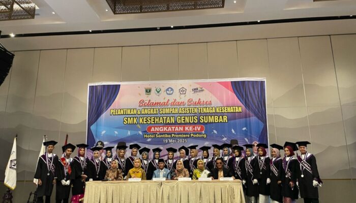 Siap Terjun ke Dunia Kesehatan, 331 Lulusan SMK Kesehatan Genus Diangkat Sumpah