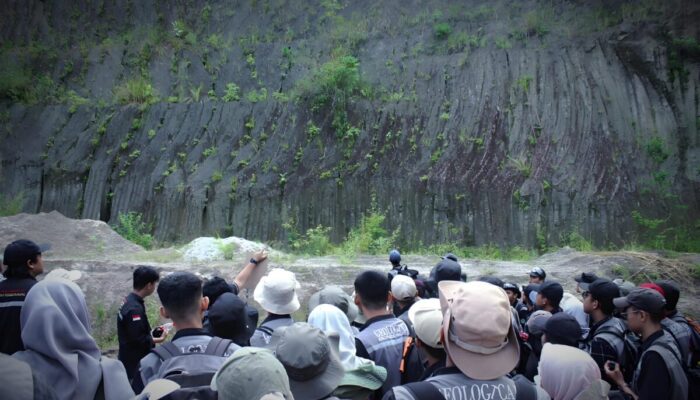 Field Trip Geologi UNP, Menelusuri Jejak Magma Sumatera Barat