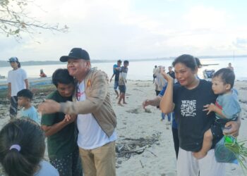 Diyakini Jadi Korban Kriminalisasi, Kepulangan Manuel Salimu Disambut Isak Tangis Masyarakat Taileleu