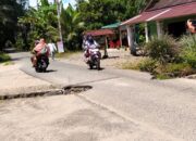 Warga Manggopoh Keluhkan Jalan Berlubang Ancam Keselamatan Pengendara