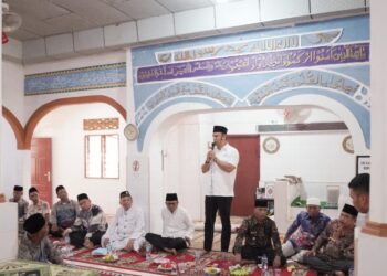 Tradisi Baarak Padi ke Masjid di Nagari Padang Laweh