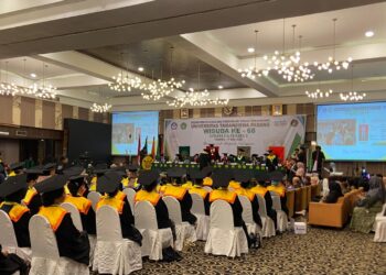 102 Wisudawan Unitas Padang Dilantik pada Wisuda ke-68