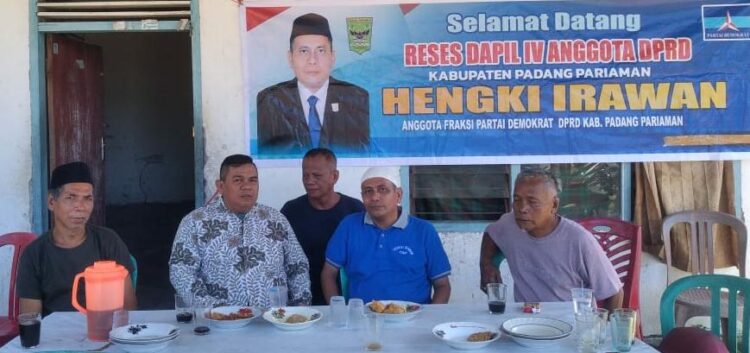 Anggota DPRD Kabupaten Padang Pariaman dari Fraksi Partai Demokrat, Hengki Irawan melaksanakan reses di Daerah Pemilihan (Dapil) IV, di Surau Kampung Tanjuang, Korong Kampuang Tangah, Nagari Bisati. IST