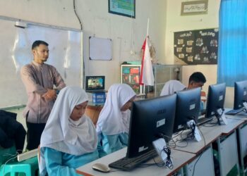 Siswa MAN 1 Padang, Alif Raih Nilai Tertinggi OBA Tingkat Padang